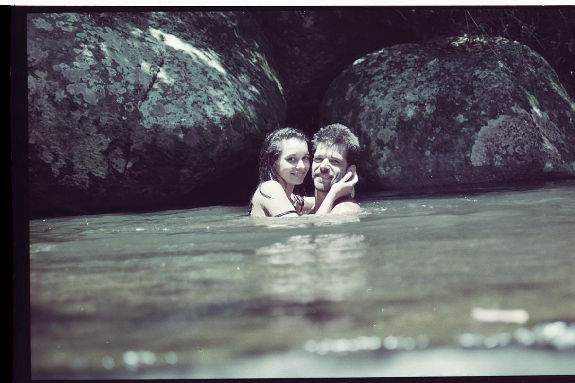 dan-e-raul-na-cachoeira-3